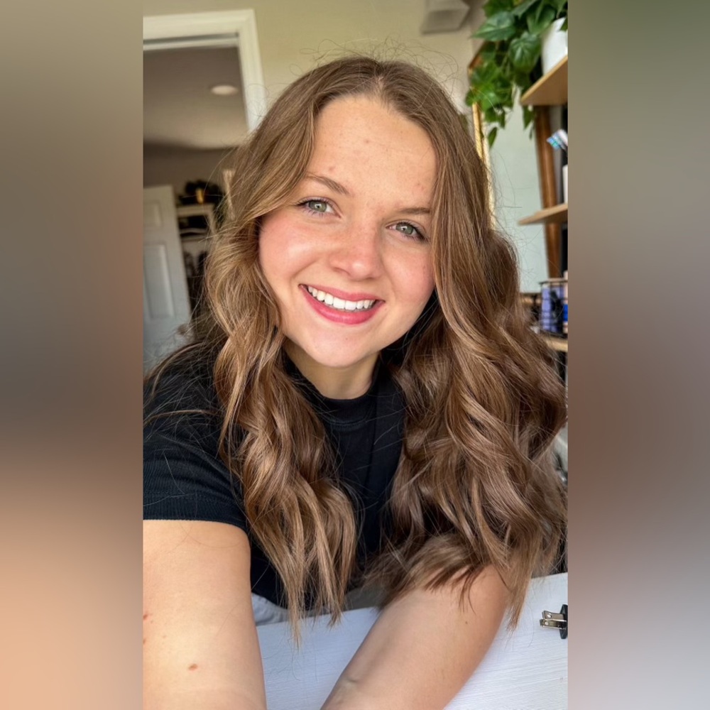 Meet your Posher Crista!